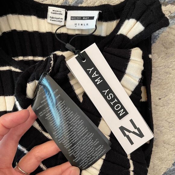 NWT Noisy May‎ Black & White Striped Ribbed Knit Sleeveless Stretch Tank Top XS - Picture 6 of 8